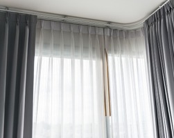 System flex na karniszu narożnym